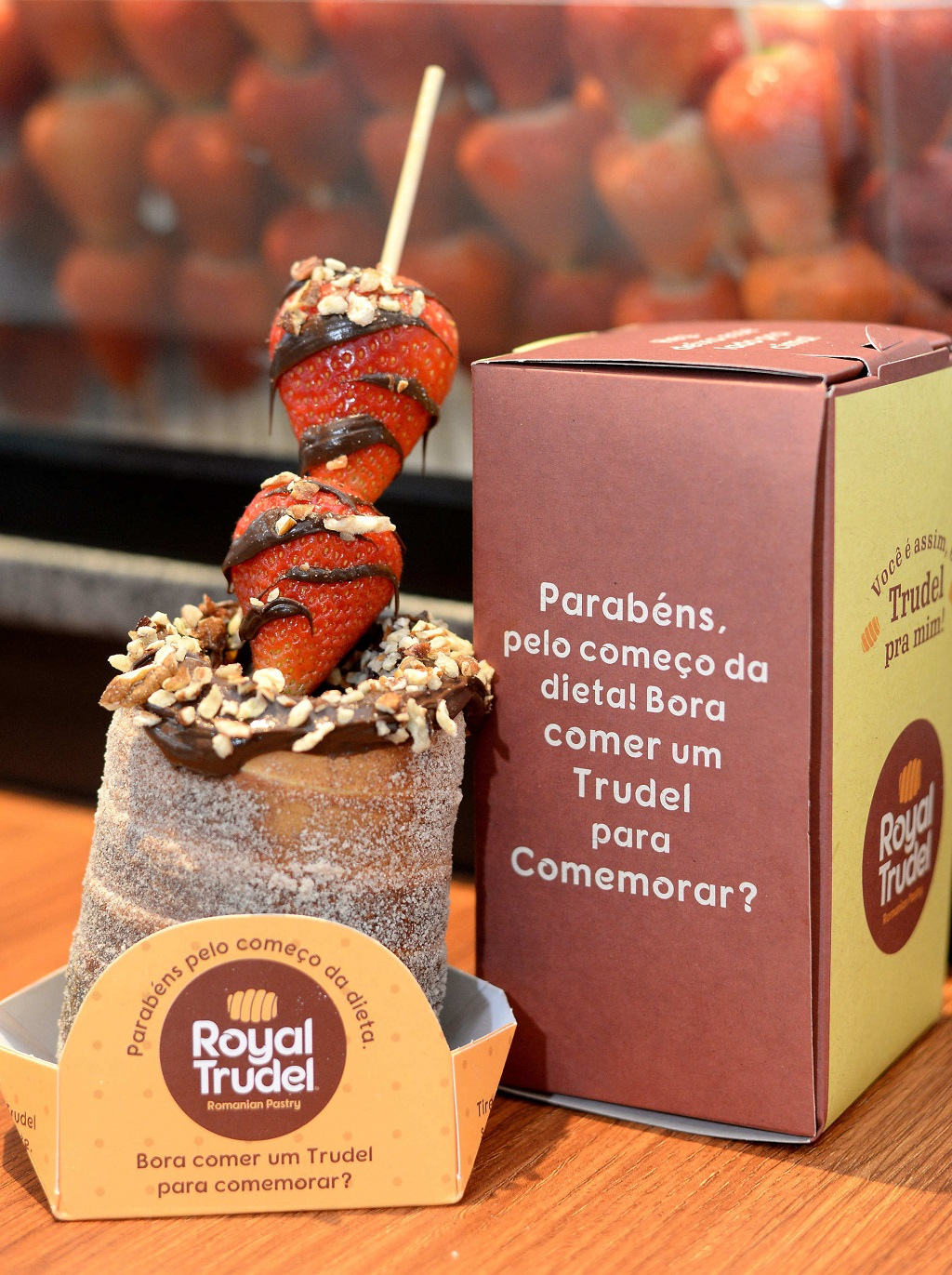 Trudel da Royal Trudel com morango e chocolate